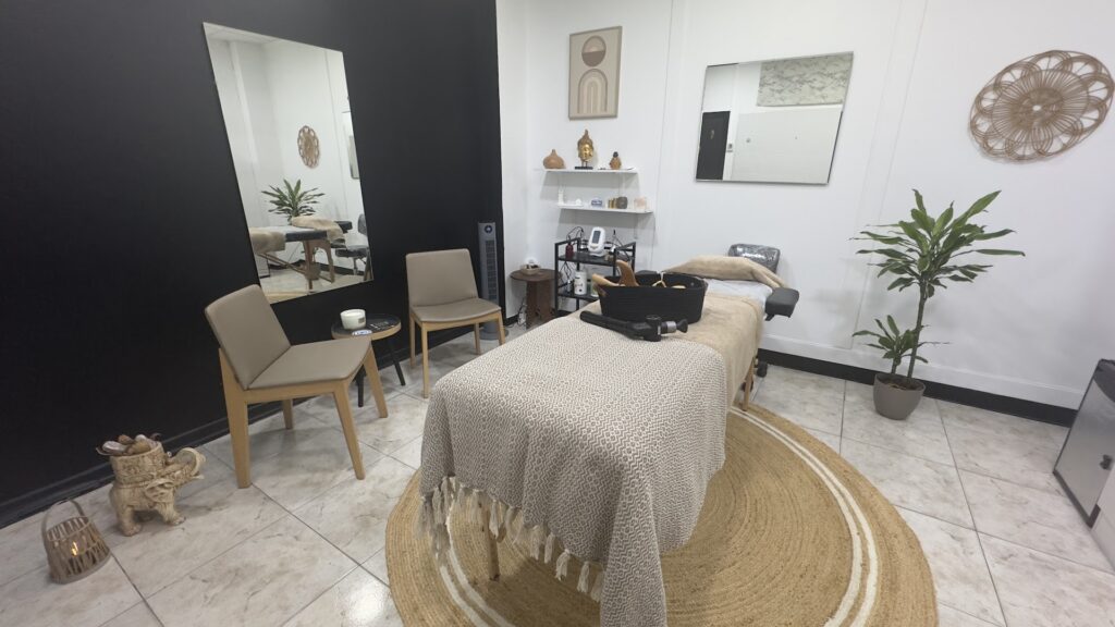 Masajes en Almería — Erick Vinicius | Masajista y Terapeuta Holístico - Masajista en Almería