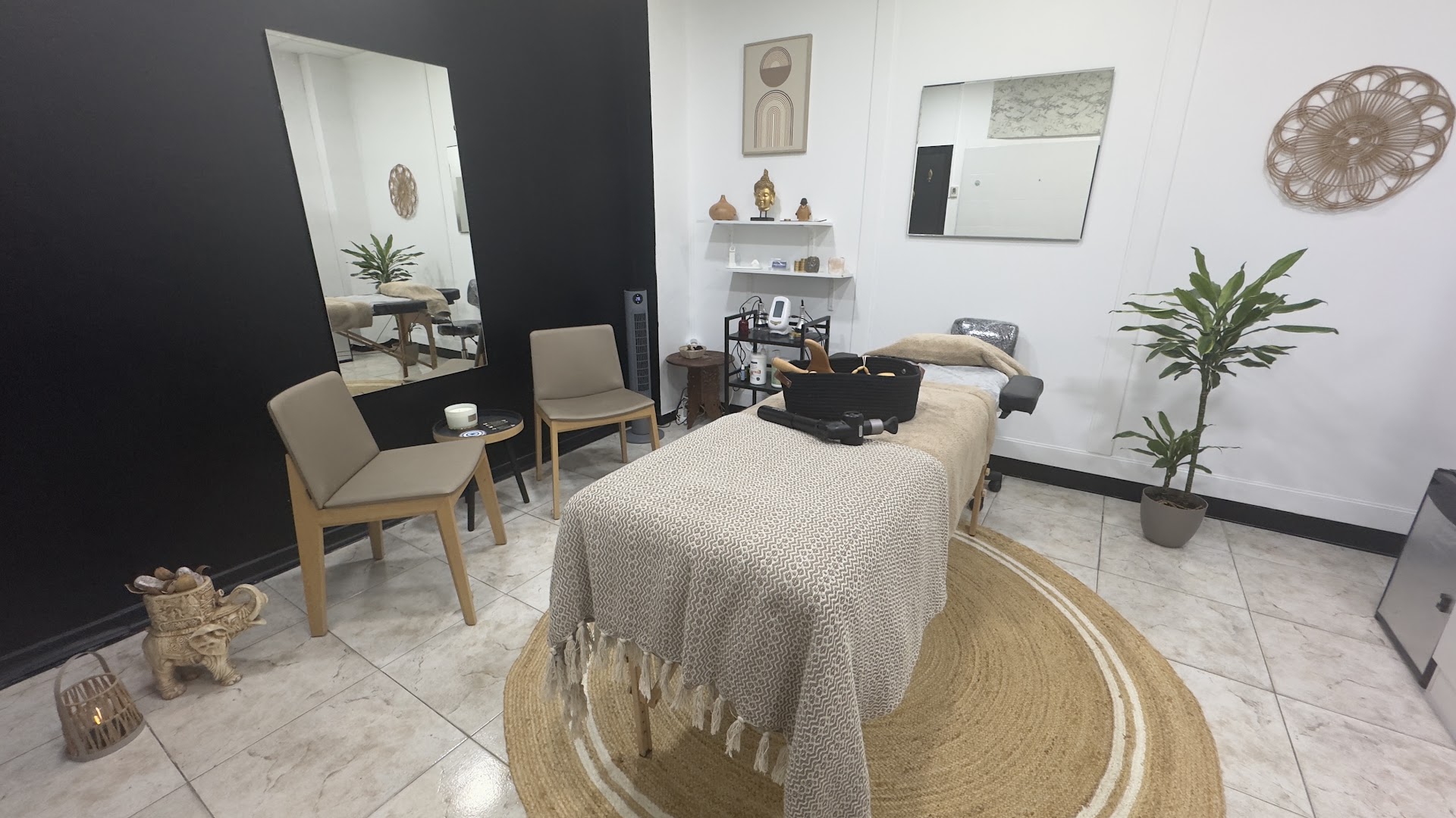 Masajes en Almería — Erick Vinicius | Masajista y Terapeuta Holístico - Masajista en Almería