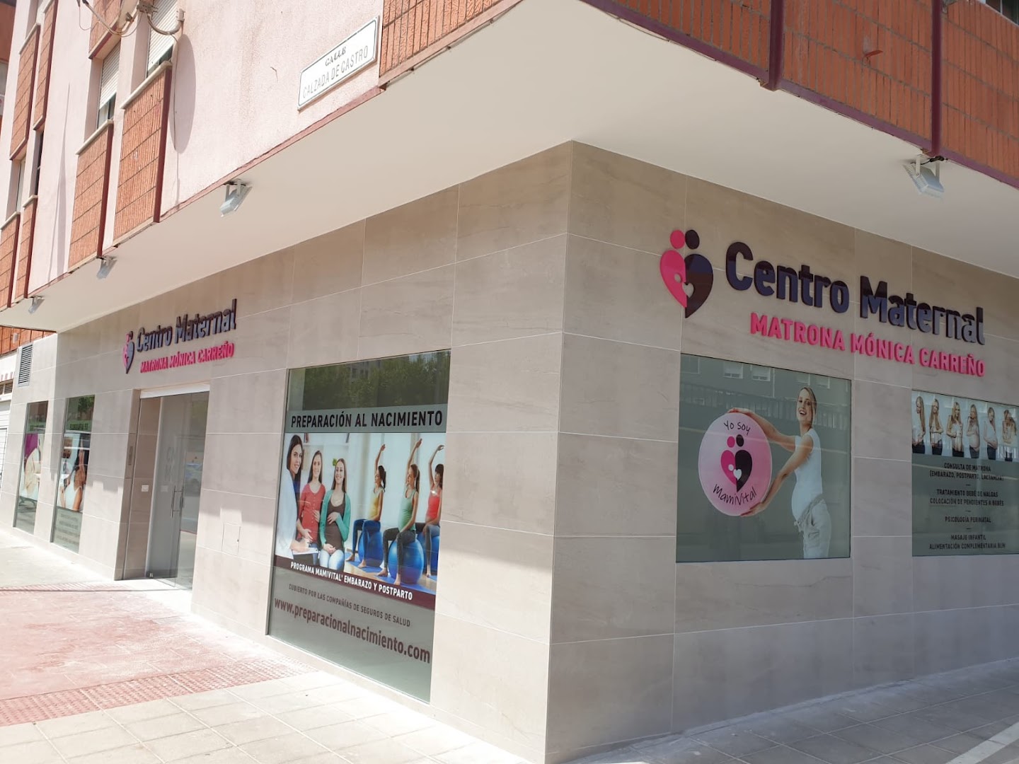 Matrona Mónica Carreño - Preparación al Nacimiento - Ecografia 5D 6D Almeria - Centro médico en Almería