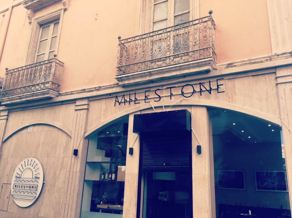 Milestone Restaurant & Bar - Hamburguesería en Almería