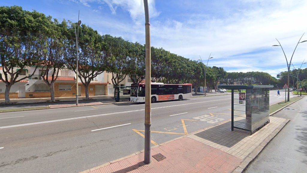 Molduras y Puertas Almería -  en Almería