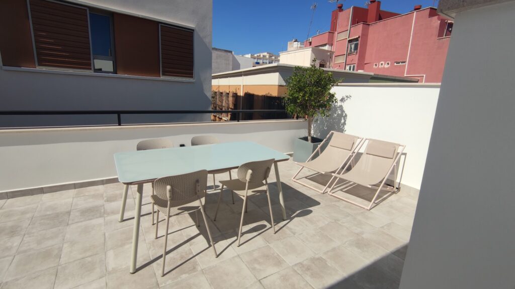 Moott Homes Suites - Alojamiento con servicio en Almería