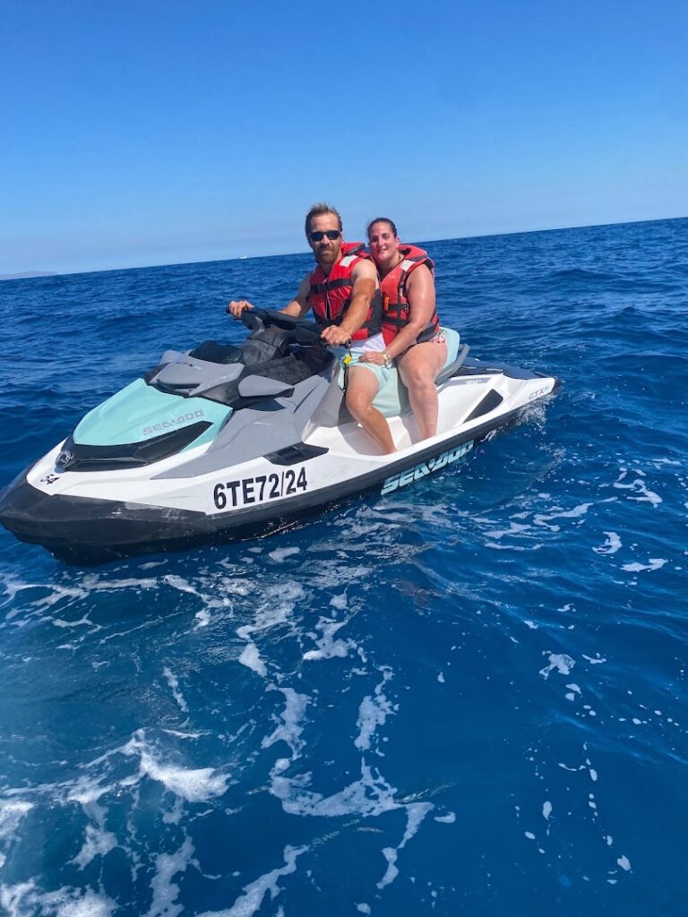 Motos agua y Parasailing en Aguadulce - MarinaJet - Servicio de alquiler de embarcaciones en Aguadulce
