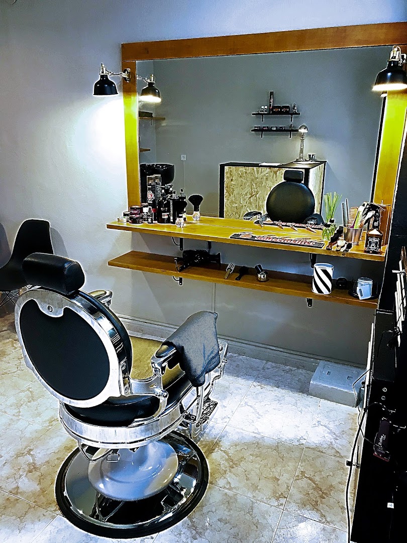 Mr. Monkey Barber Club - Barberia en almeria - Barbería en Almería