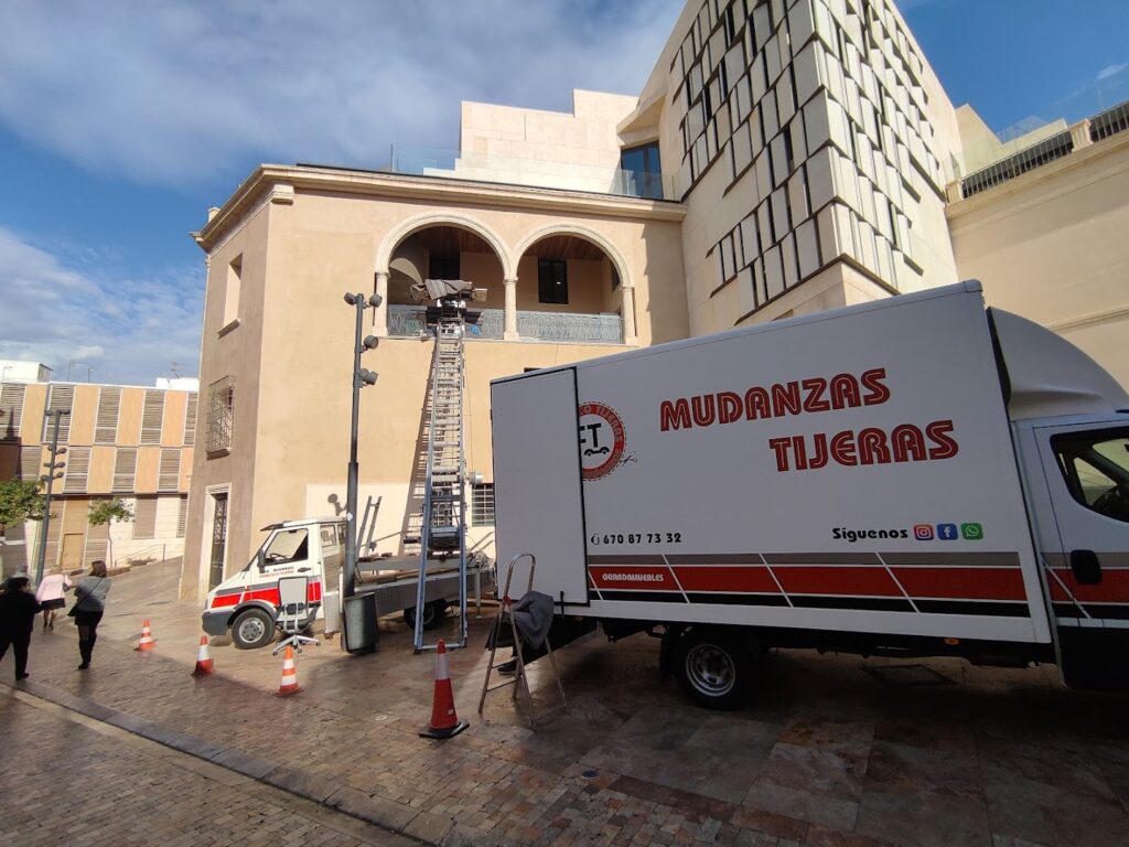 Mudanzas Tijeras - Servicio de mudanzas y almacenamiento en Huércal de Almería