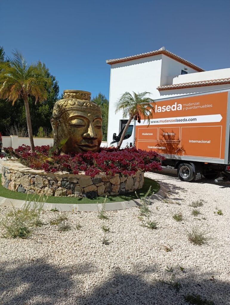 Mudanzas en Almería y Guardamuebles La Seda - Servicio de mudanzas y almacenamiento en Almería