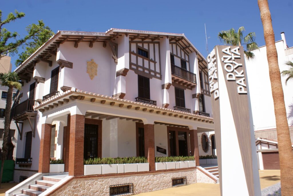 Museo de Arte Doña Pakyta - Museo de arte en Almería