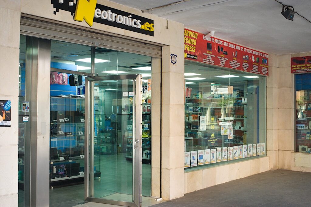 Neotronics (ALMERIA) - Tienda de informática en Almería