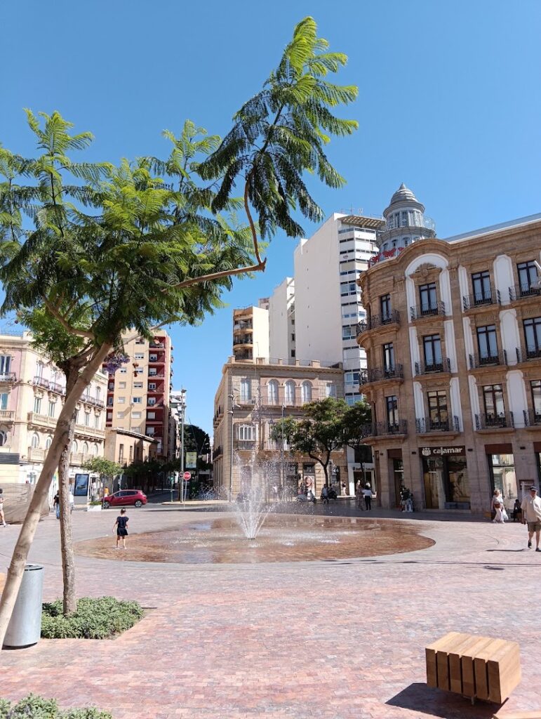 Nueva fuente de Puerta Purchena - Parque infantil en Almería