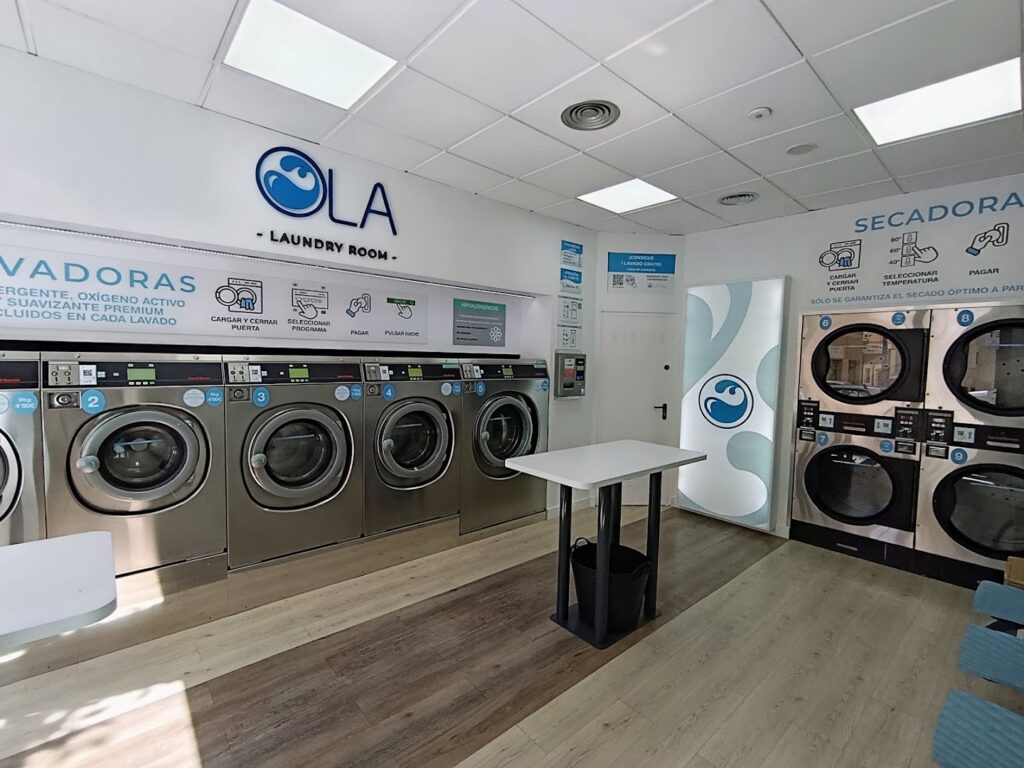 OLA Laundry Room - Avd Pablo Iglesias - Lavandería de autoservicio en Almería