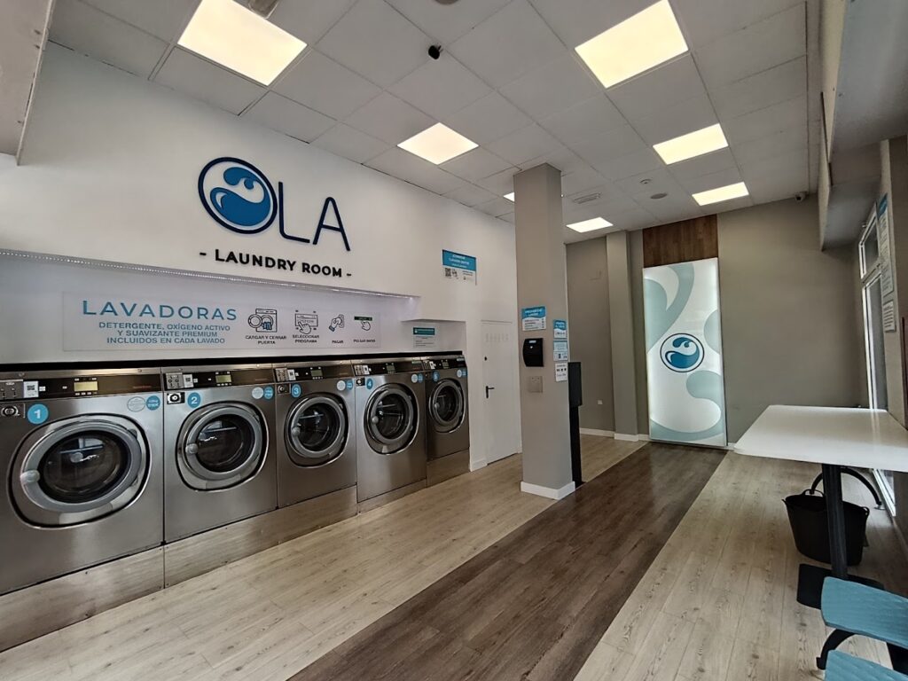 OLA Laundry Room - Paco Aquino - Lavandería de autoservicio en Almería