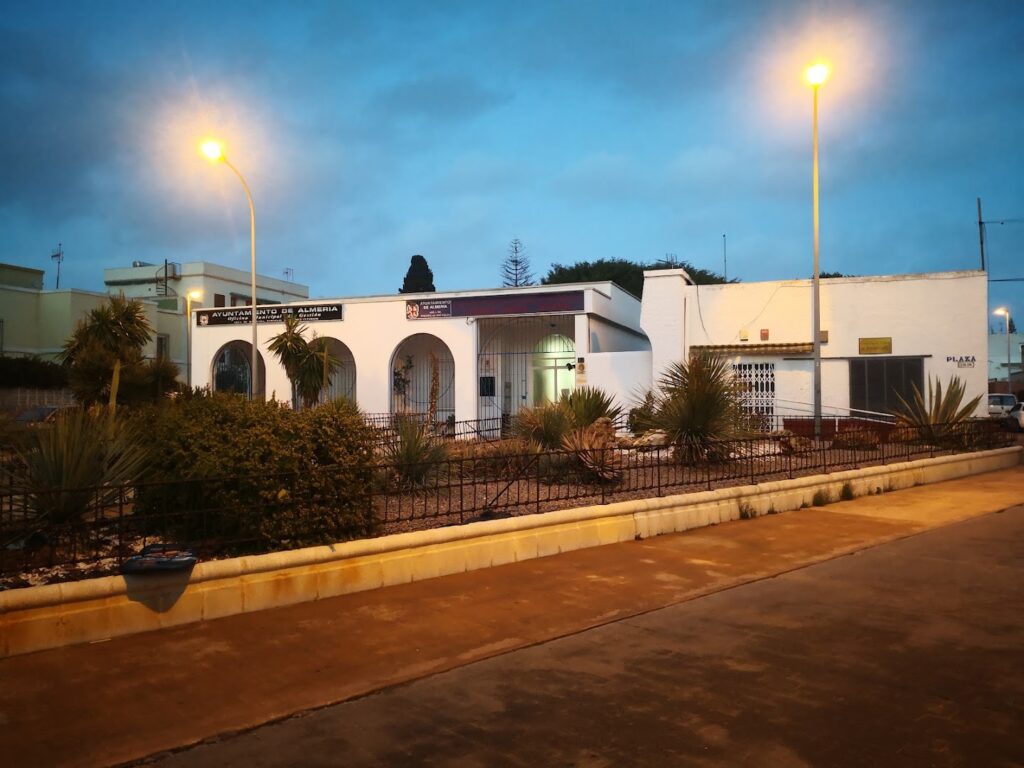 Oficina De Gestion Descentralizada De Ciudad Jardin (Ayuntamiento De Almeria) - Oficinas del ayuntamiento en Almería