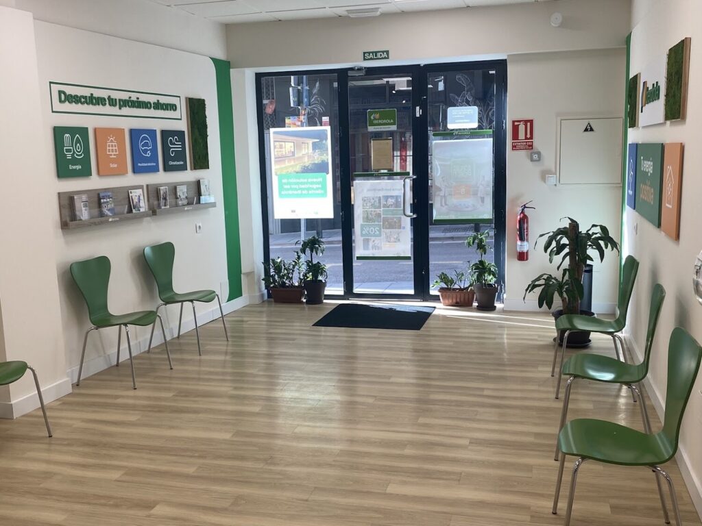 Oficina Iberdrola Almeria Calle Terriza - Compañía eléctrica en Almería