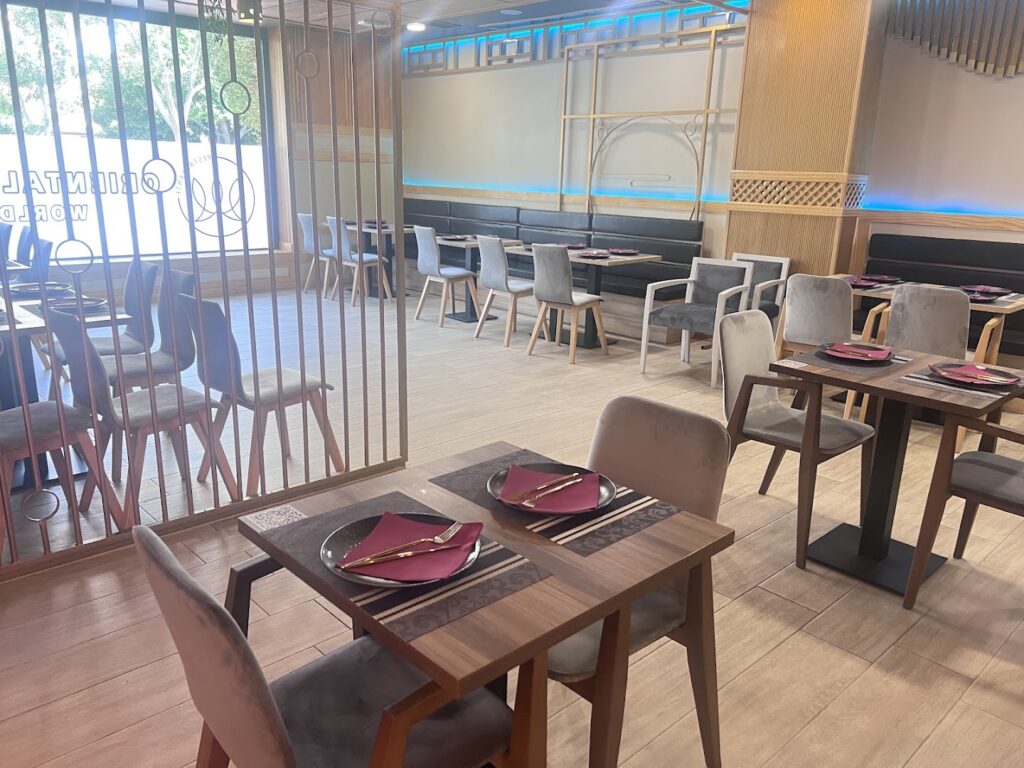 Oriental World - Restaurante asiático en Almería