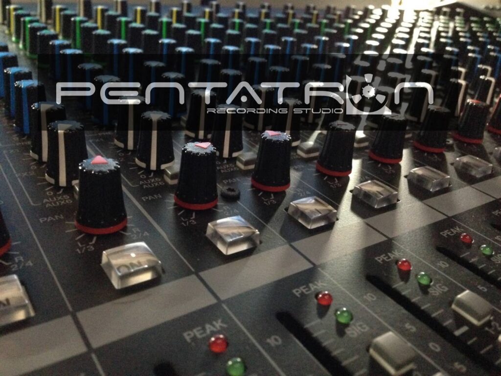 PENTATRON ESTUDIO DE GRABACIÓN ALQUILER DE EQUIPOS DE SONIDO - Estudio de grabación en Almería