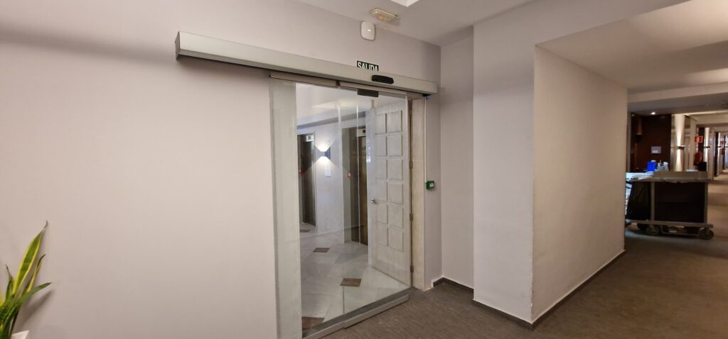 PUERTAS Y AUTOMATISMOS DOORS - Proveedor de puertas para garaje en Aguadulce