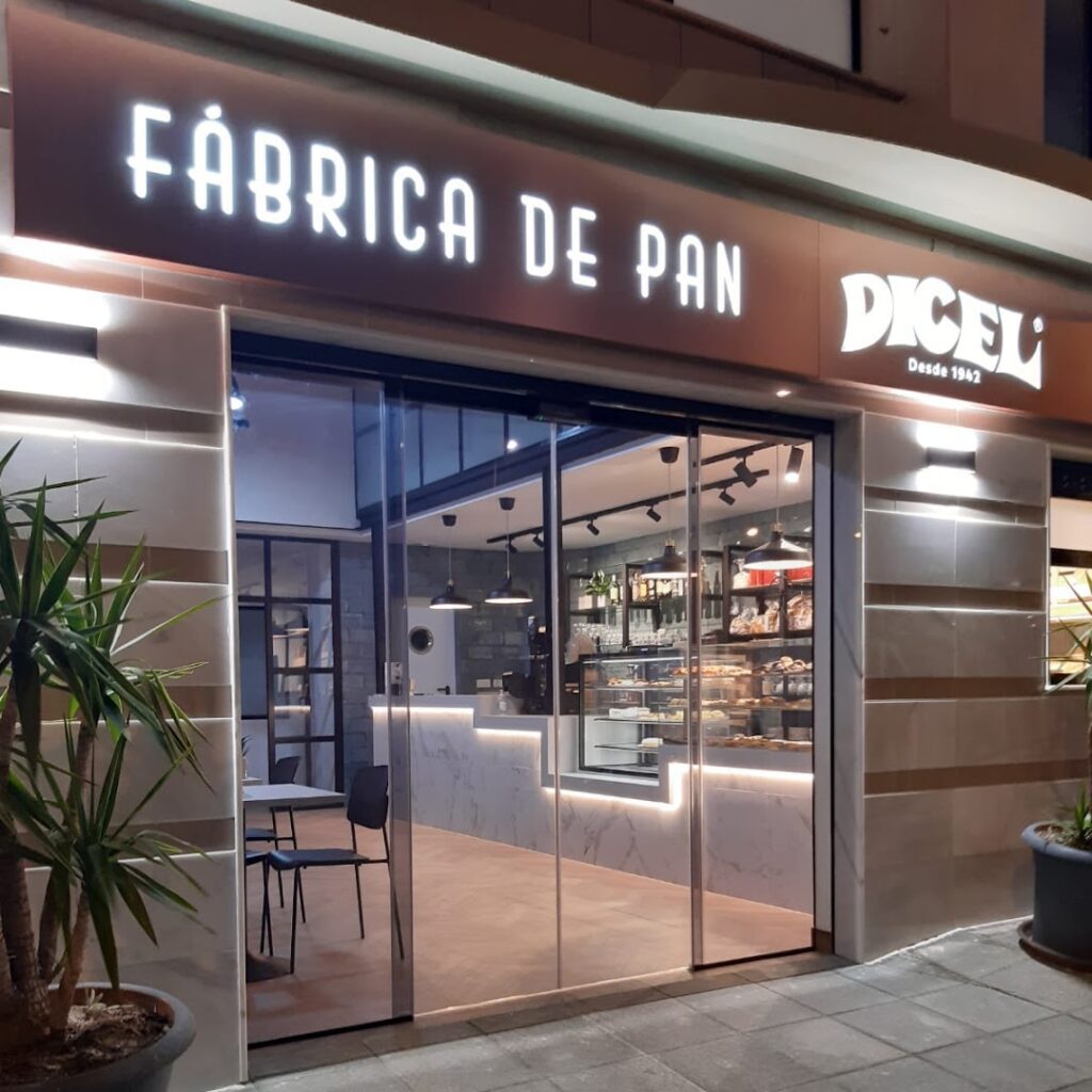 Panadería Cafetería Dicel - Panadería en Almería