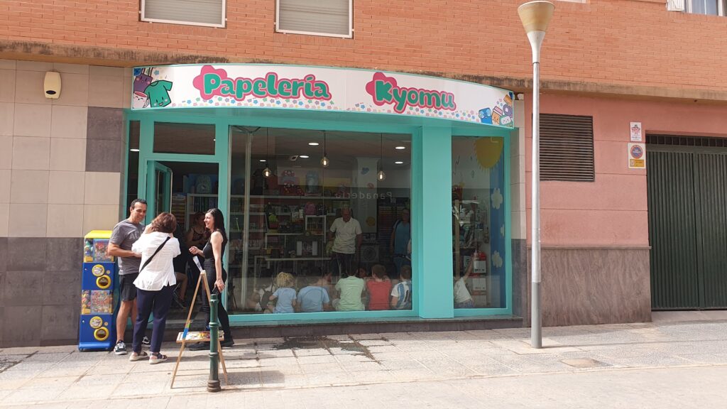 Papelería Kyomu - Papelería en Almería
