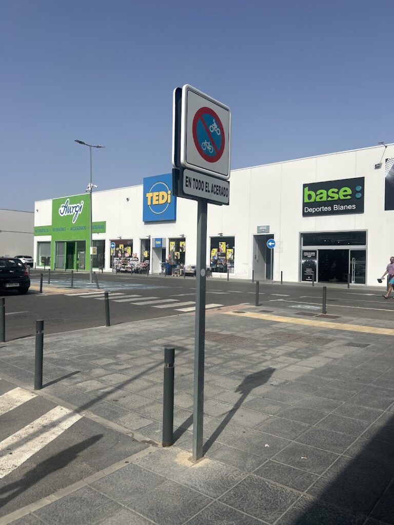 Parque Comercial CEMAR - Centro comercial en Huércal de Almería