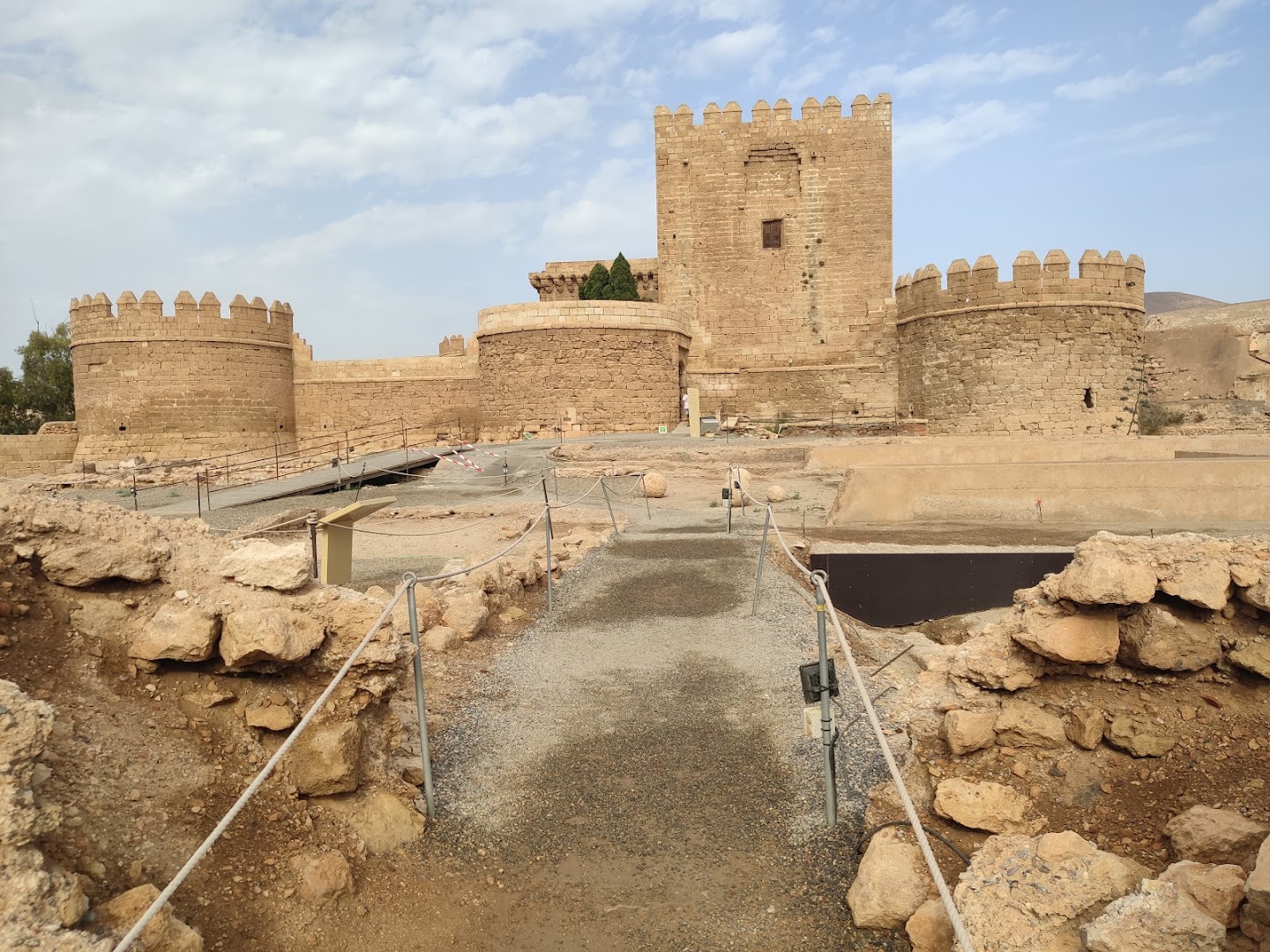 Patio de Armas - Lugar de interés histórico en Almería