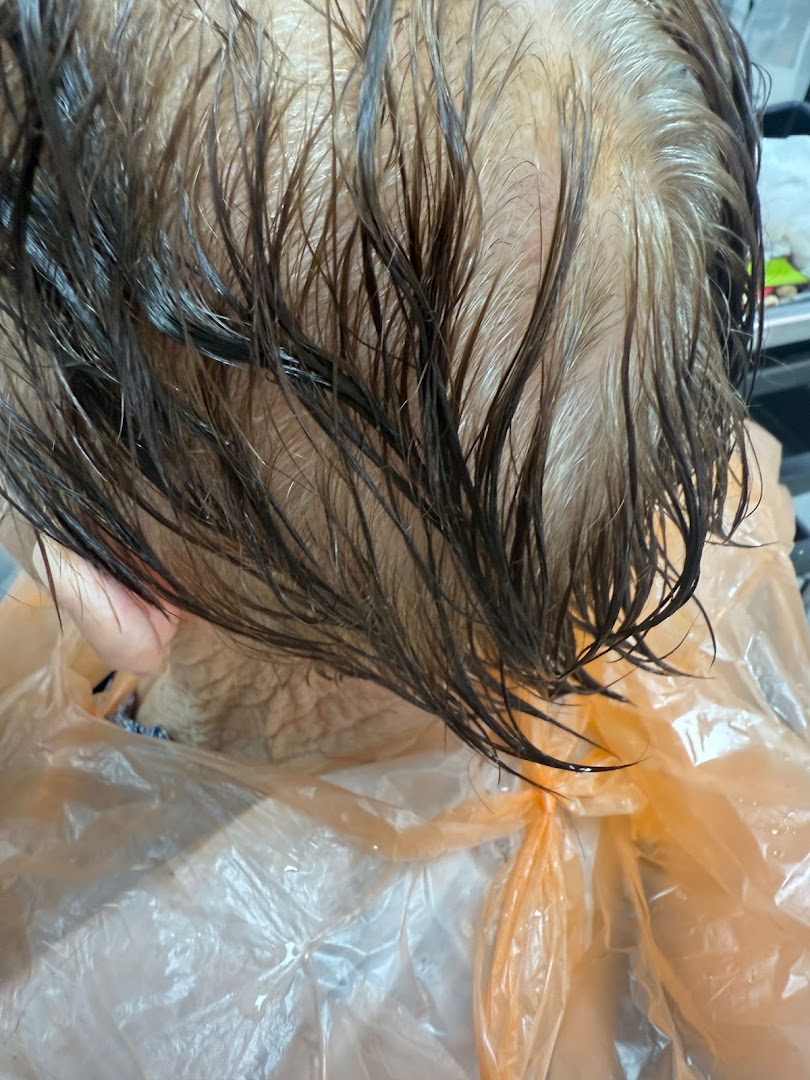 Peluquería Low Cost - Peluquería en Almería