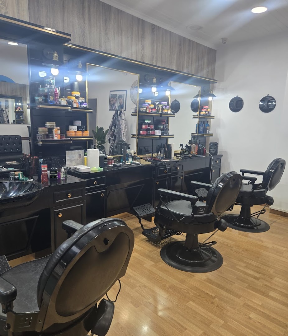 Peluquería barbería Tasnim - Barbería en Almería