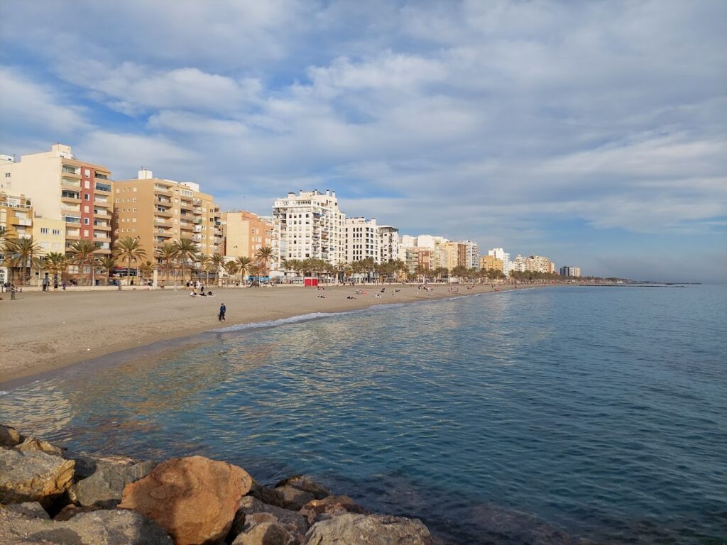 Playa de Almeria - Playa pública en Almería