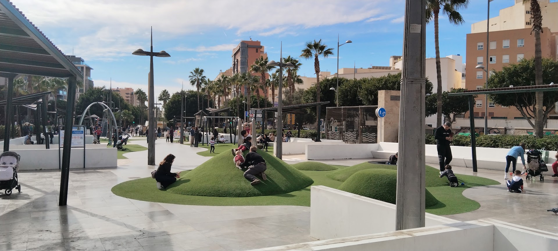 Plaza de los Niños - Parque infantil en Almería