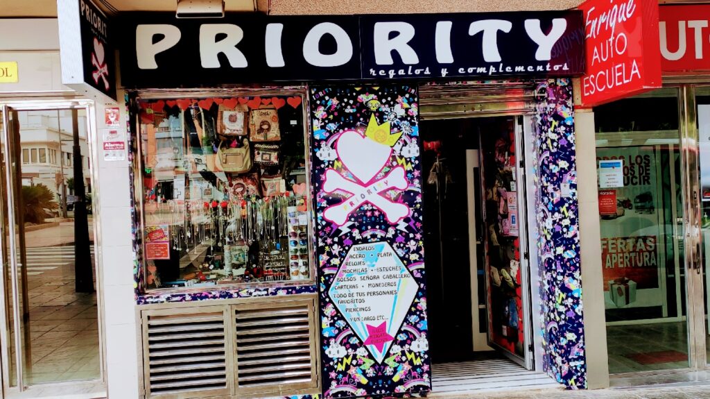 Priority Tienda De Regalos y complementos - Tienda de accesorios de moda en Almería