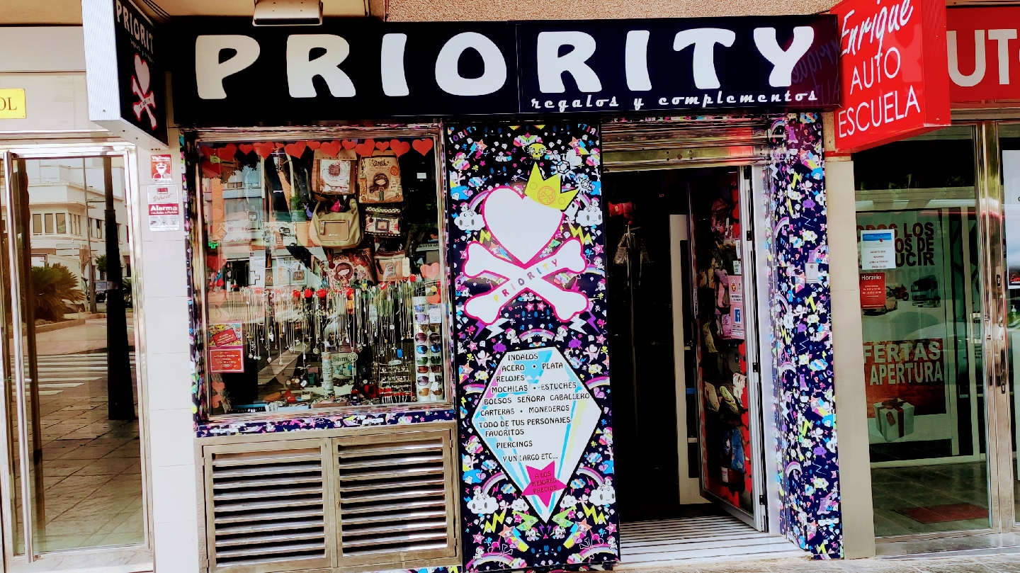 Priority Tienda De Regalos y complementos - Tienda de accesorios de moda en Almería