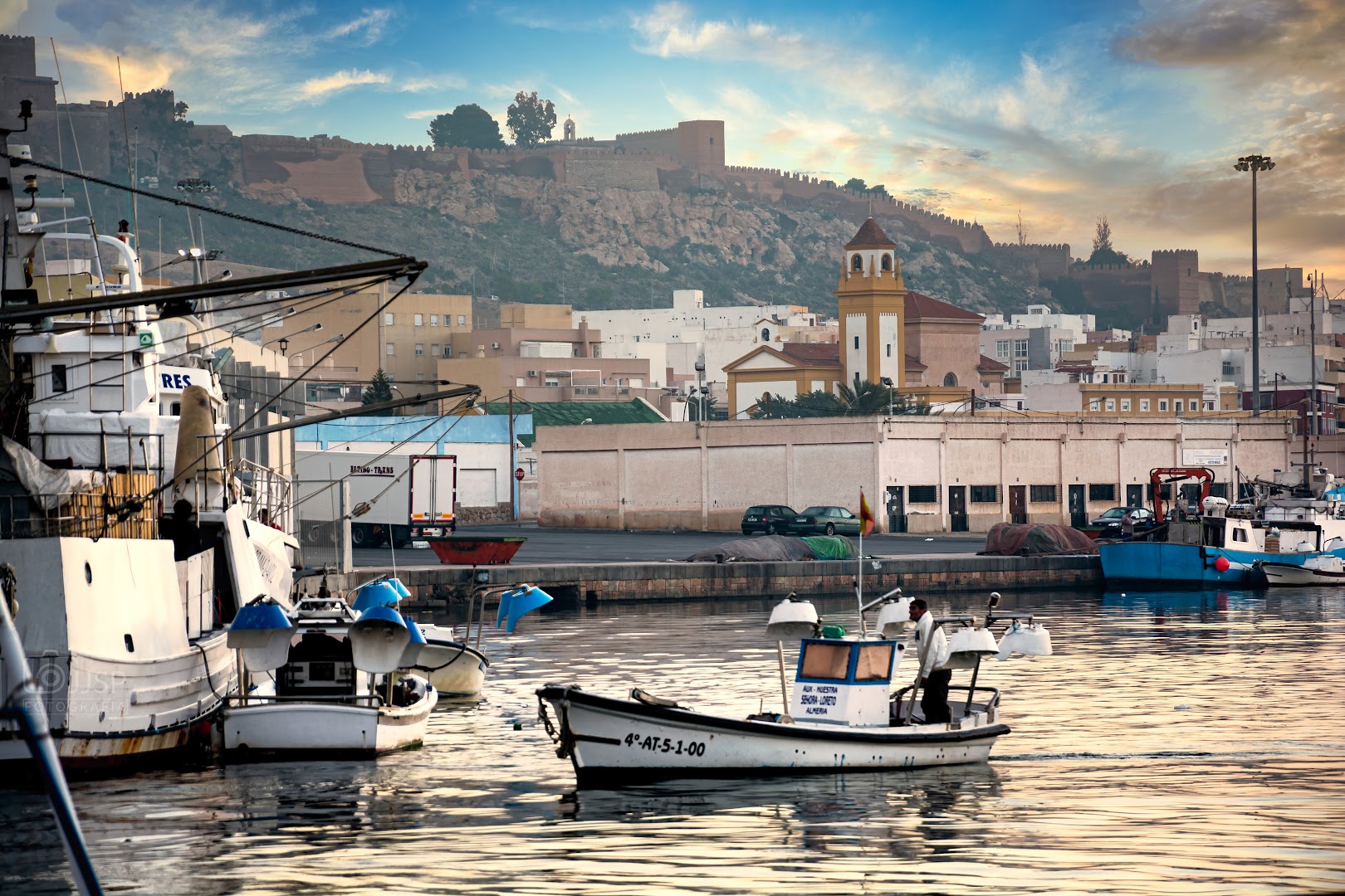 Puerto Pesquero - Puerto deportivo en Almería