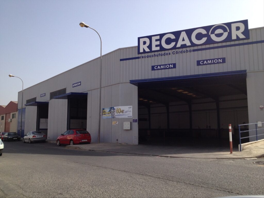 RECACOR ALMERÍA - Tienda de neumáticos en Viator