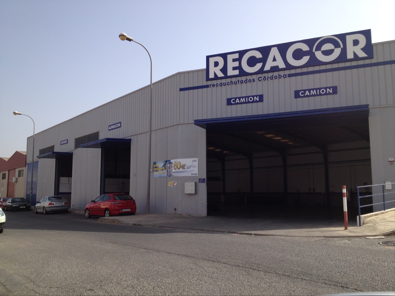 RECACOR ALMERÍA - Tienda de neumáticos en Viator