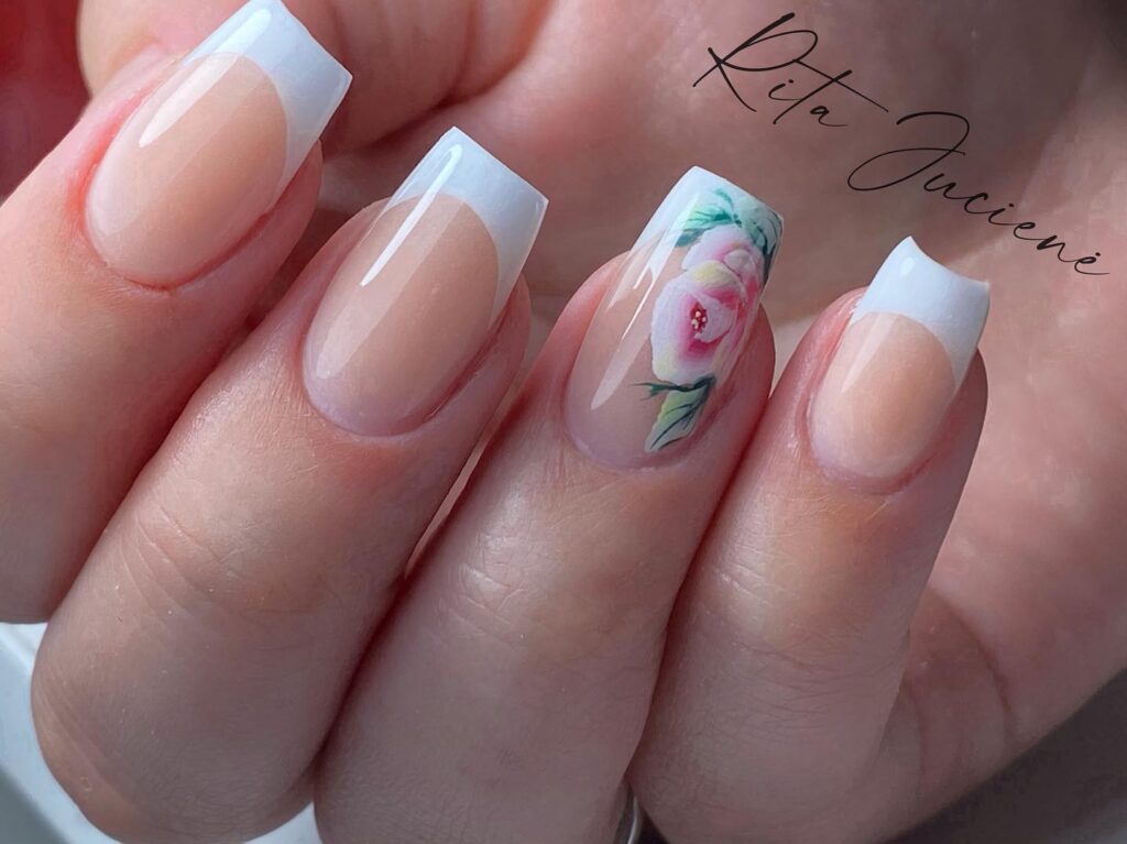 RJ Nail Studio - Centro de estética en Almería