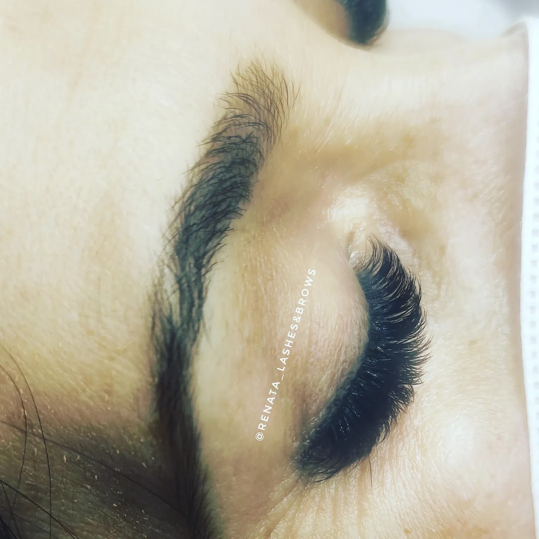 Renata lashes - Esteticista facial en Almería