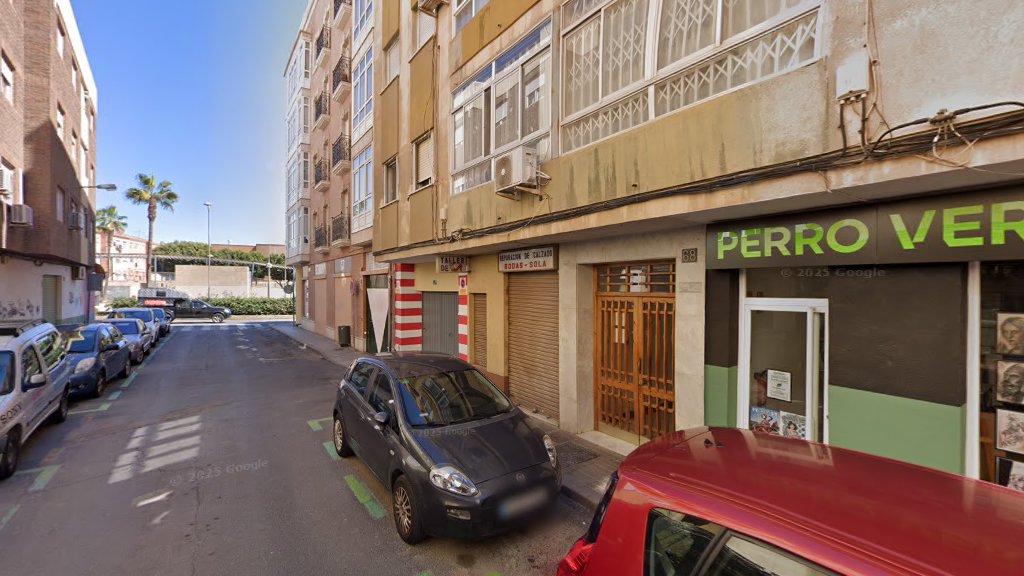 Reparacion De Calzado Rodas-Sola - Zapatero en Almería