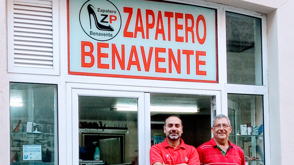Reparacion de Calzado: zapatero Benavente - (Frente a iglesia Santiago) - Zapatero en Almería