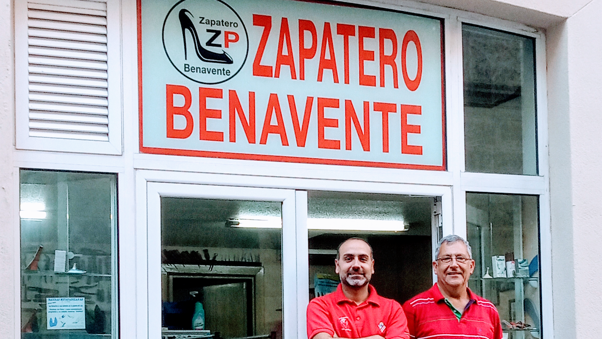 Reparacion de Calzado: zapatero Benavente - (Frente a iglesia Santiago) - Zapatero en Almería