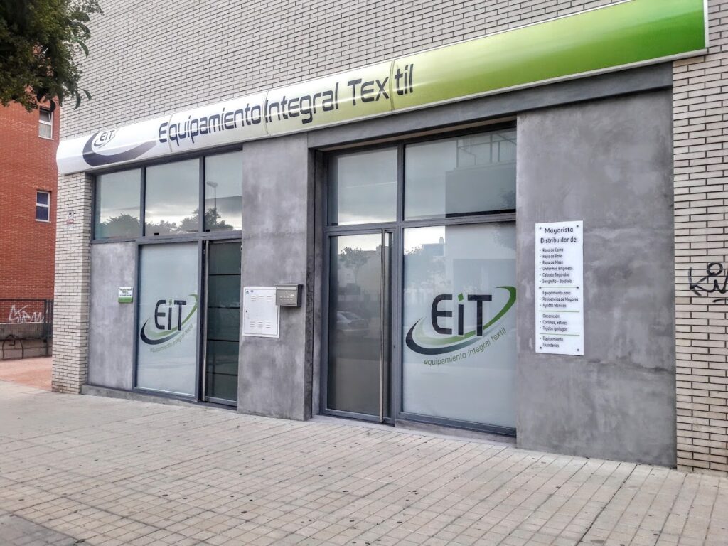 Requena Integral Textil S L - Tienda de uniformes en Almería