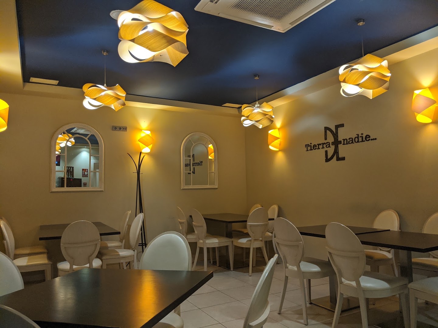 Restaurante Tierra de Nadie - Restaurante en Almería