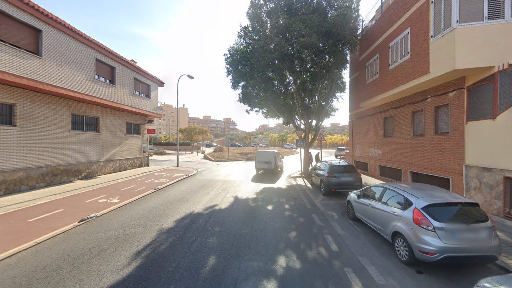 Revueltas Cañadas Distribuciones - Fábrica de muebles en Almería