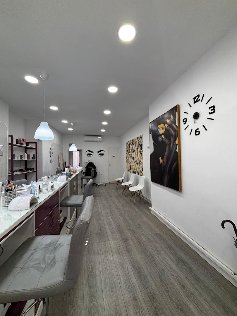 Sally Nails - Salón de manicura y pedicura en Almería