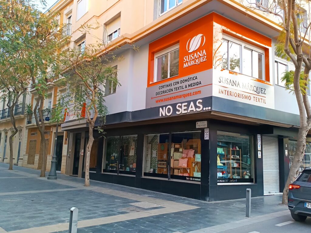 Susana Márquez - Interiorismo Textil - Decotextil - Tienda de accesorios para ventanas en Almería