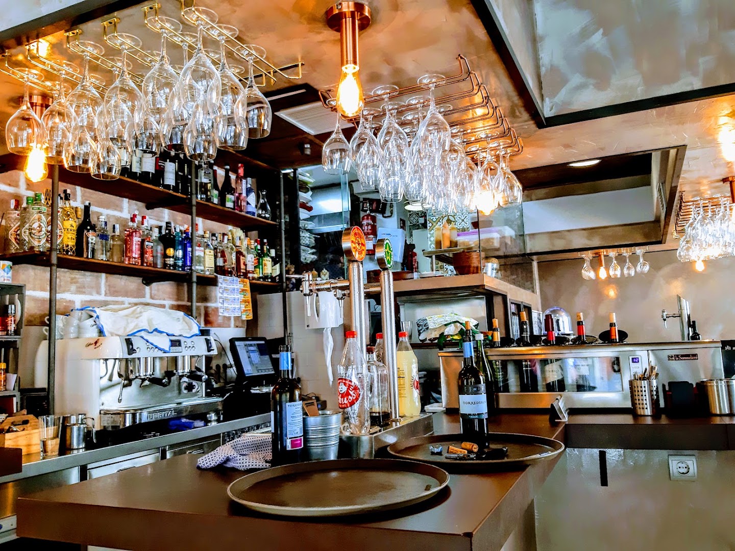 Taberna Nuestra Tierra - Bar de tapas en Almería