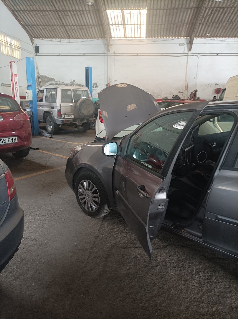 Talleres Sagredo S.L.L. - Taller de reparación de automóviles en Huércal de Almería