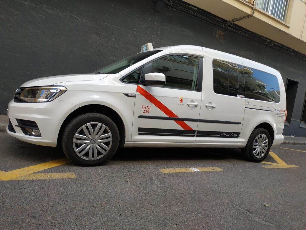 Taxi 229 Almería - Servicio de taxis en Almería