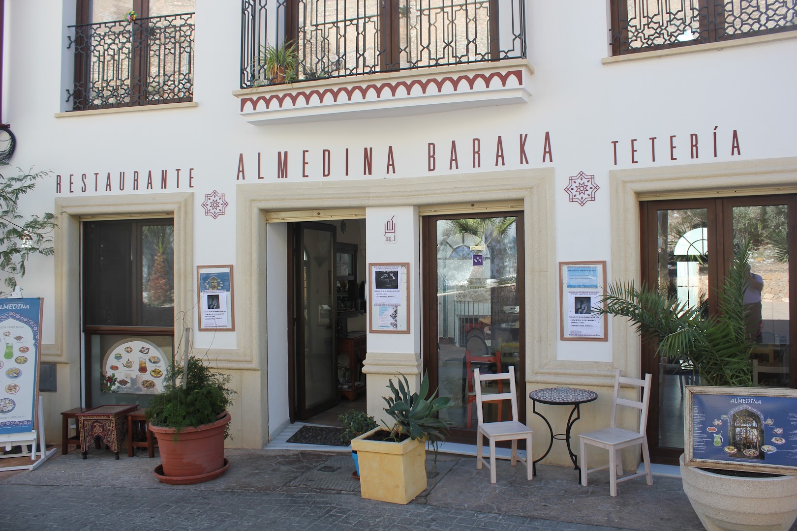 Tetería Almedina Baraka - Restaurante en Almería
