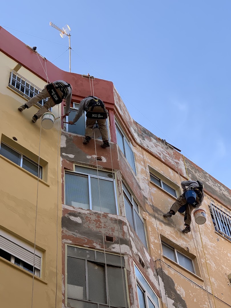 VERTICAL AREZ S. L - Trabajos en altura en Almería