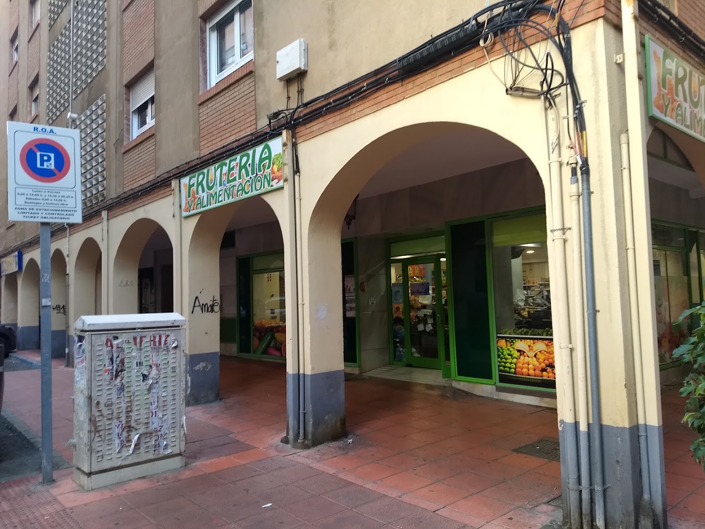 Verdulería china: Frutería y alimentación - Mercado mayorista de verduras en Almería