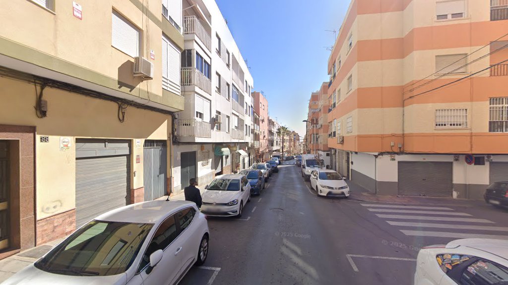 Viviendas Y Reformas Almeria S.L. -  en Almería